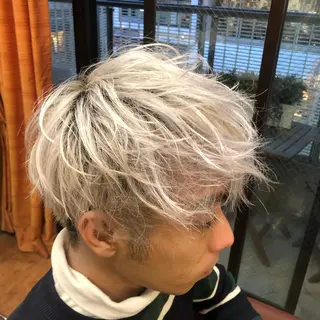 ショート カラー メンズ 平賀 誠也のヘアスタイル