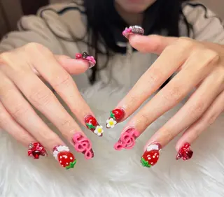 ネイル AURA NAIL 上前津のネイルデザイン