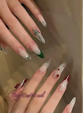 ネイル 相沢 さやかのネイルデザイン