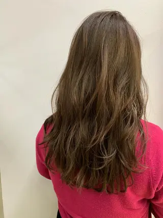 カラー KNOWHOW京都所属・トレンド/顔まわり/ レイヤー/グレージュのヘアスタイル