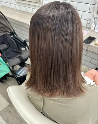 ミディアム カラー ヤマグチ ユキナのヘアスタイル