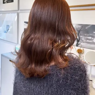 ミディアム カラー カジュアルを女っぽく 𝗮𝘆𝗮𝗰𝗼のヘアスタイル