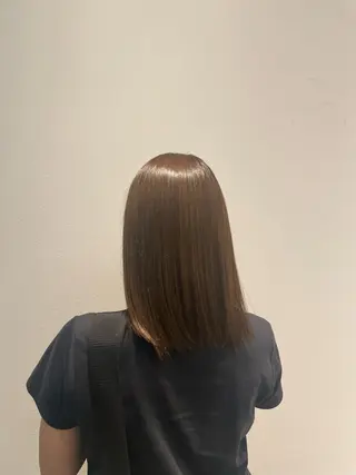 ミディアム カラー 磯引 美菜のヘアスタイル