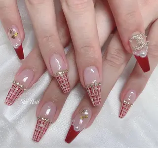 ネイル She   Nail所属・ISA_ BELLAのネイルデザイン