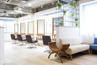 Ate by little所属・青木 梢のヘアスタイル