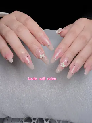 ネイル LUCIE NAIL SALON所属・LU CIEのネイルデザイン