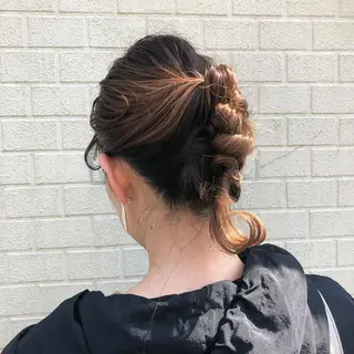 ミディアム カラー ヘアアレンジ BRUNTJET所属・MAEDA MADOKAのヘアスタイル