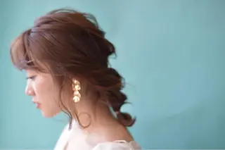 セミロング カラー ヘアアレンジ GLROW haruhiのヘアスタイル