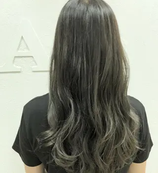 ロング カラー 飯田 真澄のヘアスタイル