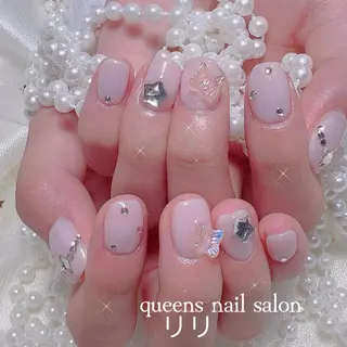 ネイル queensnail 🧸mikiのネイルデザイン