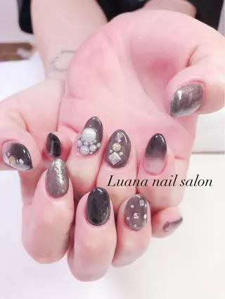 ネイル Loa　salon所属・小南 奈々美のネイルデザイン