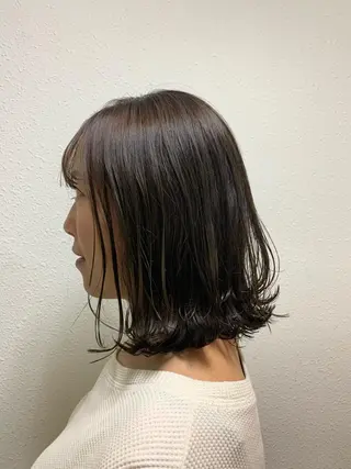 セミロング カラー エンドウ　ミノリ🤎 /半個室/レイヤーのヘアスタイル
