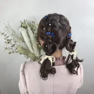 カレンダー 弁天町Tomoのヘアスタイル