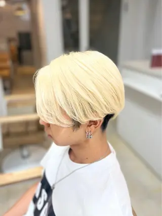 ミディアム カラー パーマ ヘアアレンジ メンズ キッズ ネイル マツエク・マツパ アイブロウ 🌟ブリーチ特化型 ハイトーンカラー🌟のヘアスタイル