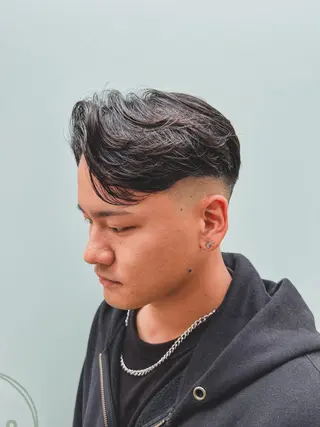 ショート パーマ メンズ 豊崎 佑輔のヘアスタイル