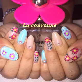 ネイル Lacouronne NATSUMIのネイルデザイン