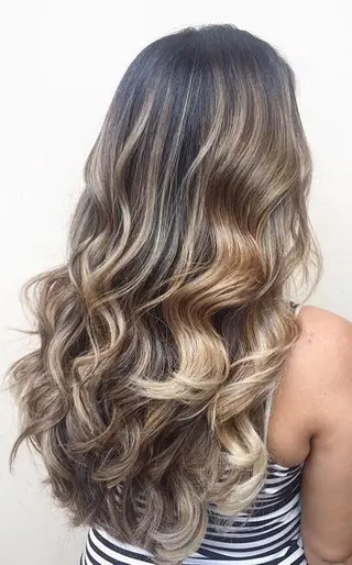 ロング カラー パーマ ヘアアレンジ Device ディバイスのヘアスタイル