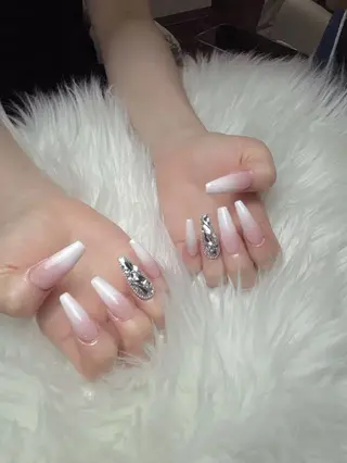 ネイル ENsalon AKIRAのネイルデザイン