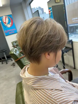 ショート カラー SHAFT Ieiriのヘアスタイル