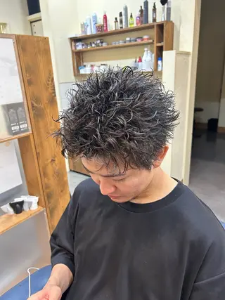 ショート メンズ特化美容師 岩田拓海のヘアスタイル