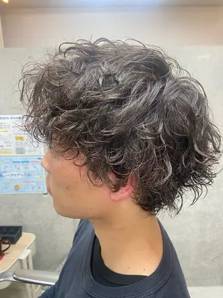 パーマ メンズ 窪田 欣恭のヘアスタイル