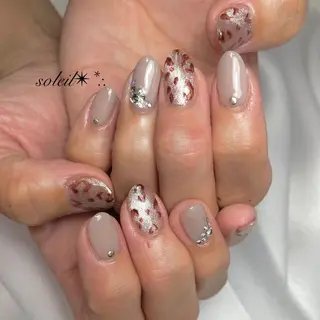 ネイル 粟津 美紀のネイルデザイン