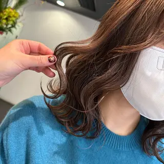 ミディアム カラー ハイトーン/暖色/ 眉/メイク/Rinaのヘアスタイル