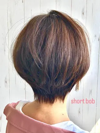 ショート ヘアデザインデコ所属・岩坂 美苗のヘアスタイル