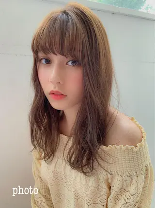 セミロング カラー くすみミルクティー／ ブラウン🪡TOWAのヘアスタイル