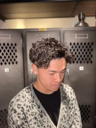 ショート パーマ FREAK BARBER SHOP河原町三条店所属・藤田 虎大朗のヘアスタイル