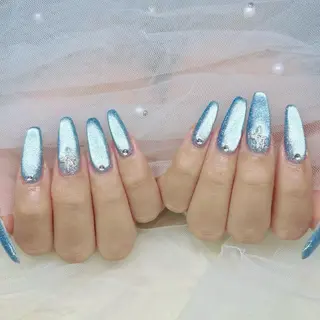 ネイル Yuna🩵 RE:N.Nailのネイルデザイン
