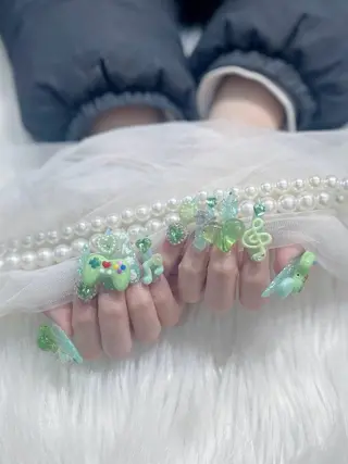 ネイル ベスティオーラ所属・ベスティオーラ 花香のネイルデザイン