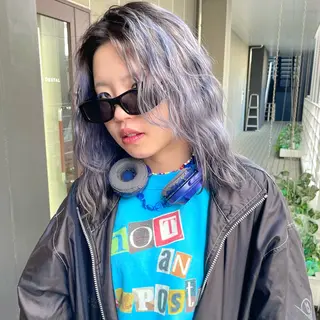 ミディアム カラー ヘアアレンジ mika｜ブルーカラ ー｜ハイトーンカラーのヘアスタイル