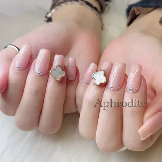 ネイル Aphrodite パラジェル認定サロンのネイルデザイン