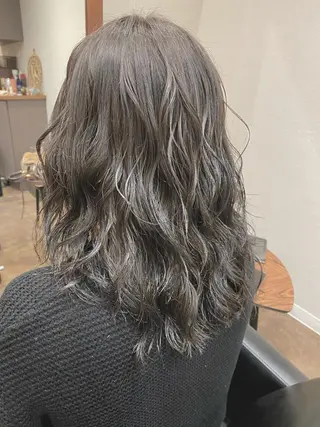 セミロング カラー ヘアアレンジ Design Color🐰アユミのヘアスタイル