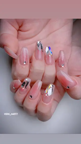 ネイル JINI NAIL所属・ジニ ネイルのネイルデザイン