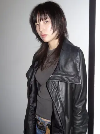 セミロング FLOWERS所属・ウルフ、レイヤー 、メンズカットSHOのヘアスタイル