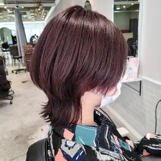 ミディアム 赤松 摩美のヘアスタイル