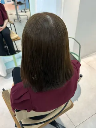 ミディアム カラー 安井 美咲希のヘアスタイル