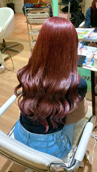 ロング カラー Lamp 柏 山口 か乃 ブリーチカラーのヘアスタイル