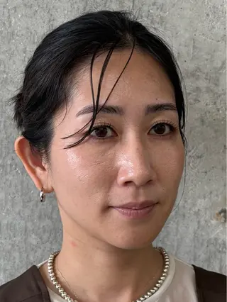 カラー 愛加パーマ・レイヤー ・ピンクカラーのヘアスタイル