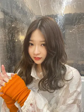 ミディアム mai /attraのヘアスタイル