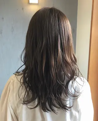 セミロング カラー カノエ 乃木店のヘアスタイル