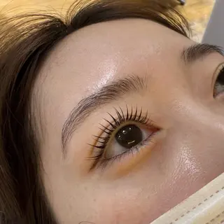 マツエク・マツパ femme 當田 莉央のヘアスタイル