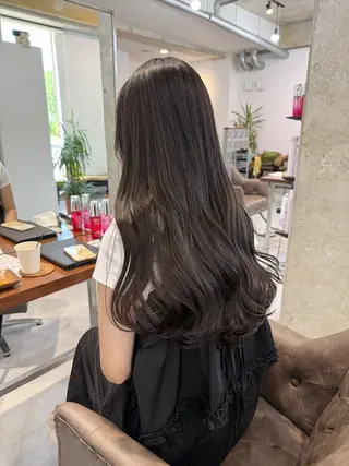 ロング カラー カイリ /レイヤーカットのヘアスタイル