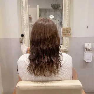 セミロング パーマ muu hair所属・おおの りなのヘアスタイル