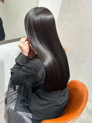 ロング 石本 眞優のヘアスタイル