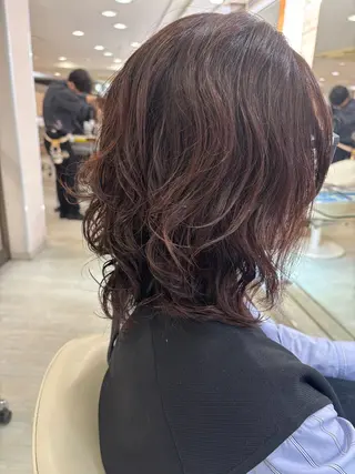 ミディアム 鬼澤 なお子のヘアスタイル
