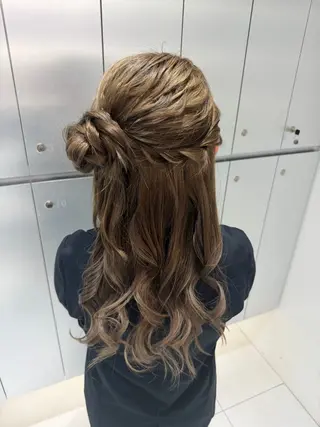 ヘアアレンジ ヘアセット🎀耳つぼ 👂💎MONAMIのヘアスタイル