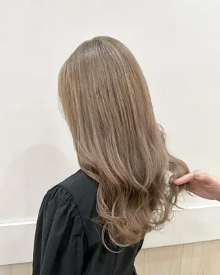 ロング カラー 内田温子大人女性 ハイライト、ボブのヘアスタイル